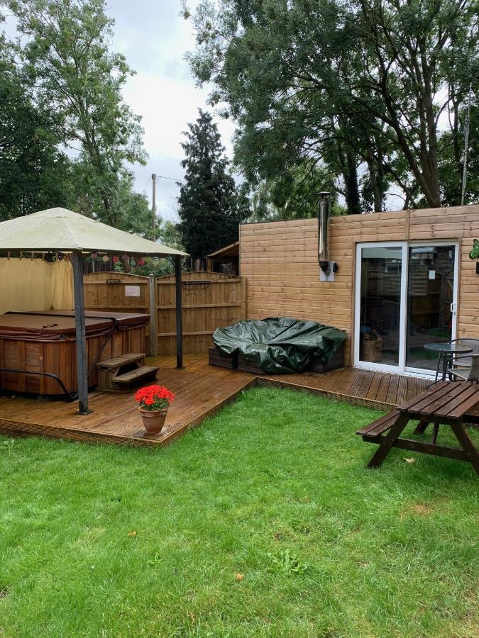 Bedrock Lodge Винтербоуне Экстерьер фото