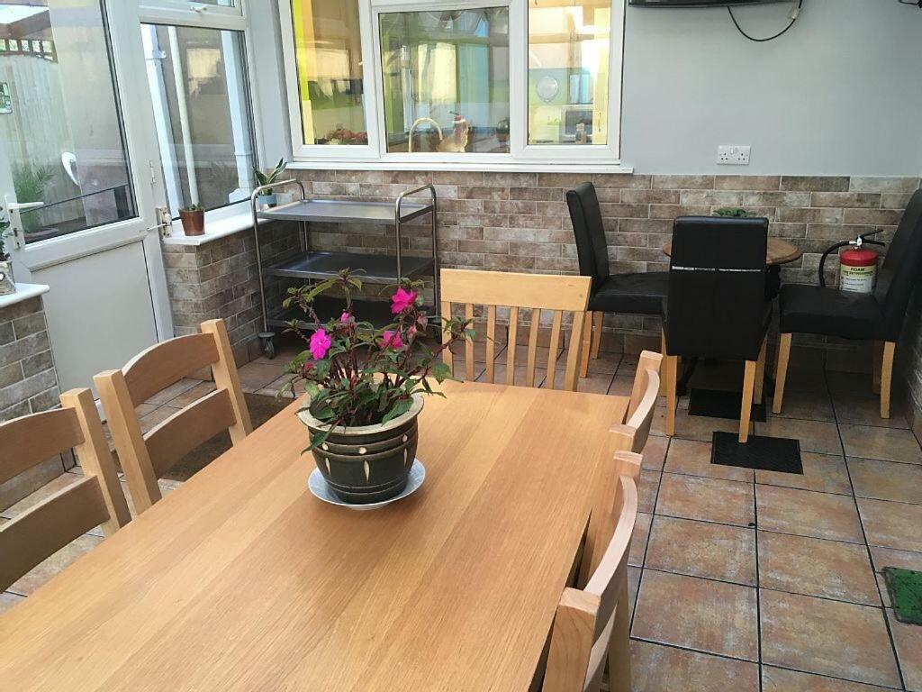 Bedrock Lodge Винтербоуне Экстерьер фото